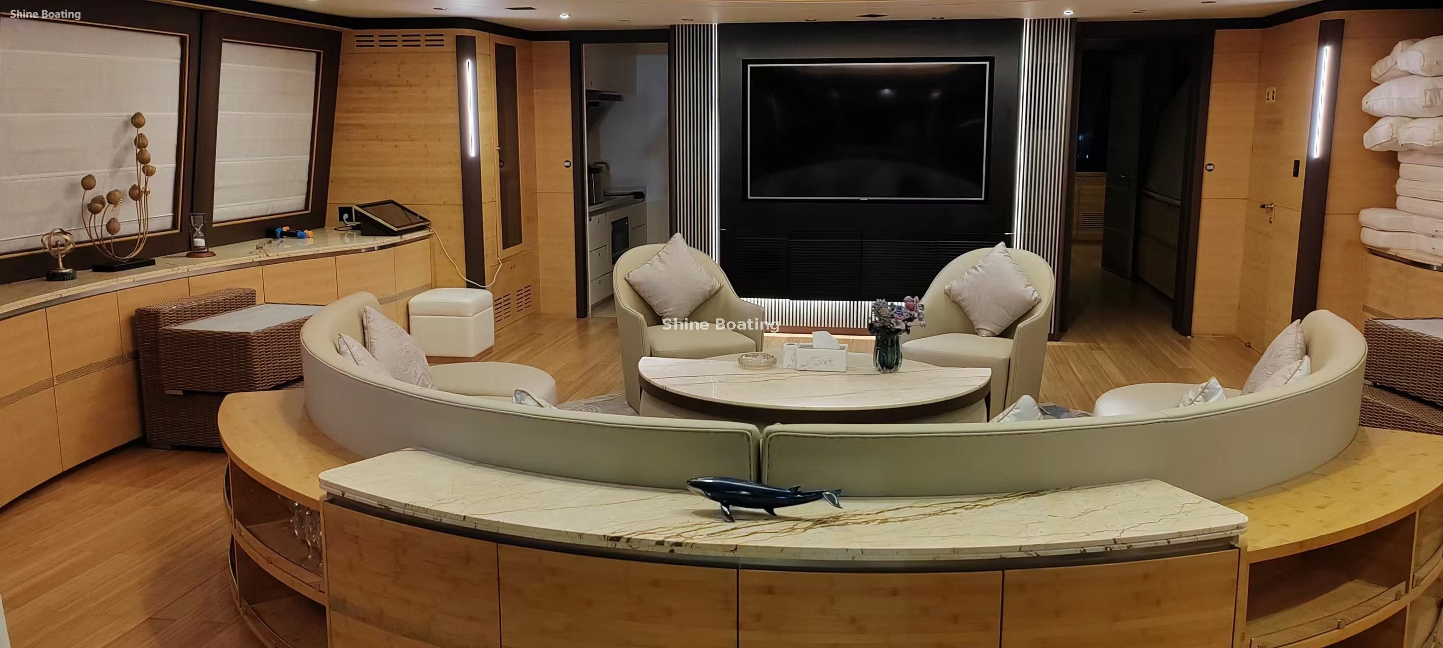 150ft luxury yacht (1) 150ft luxury yacht (1)