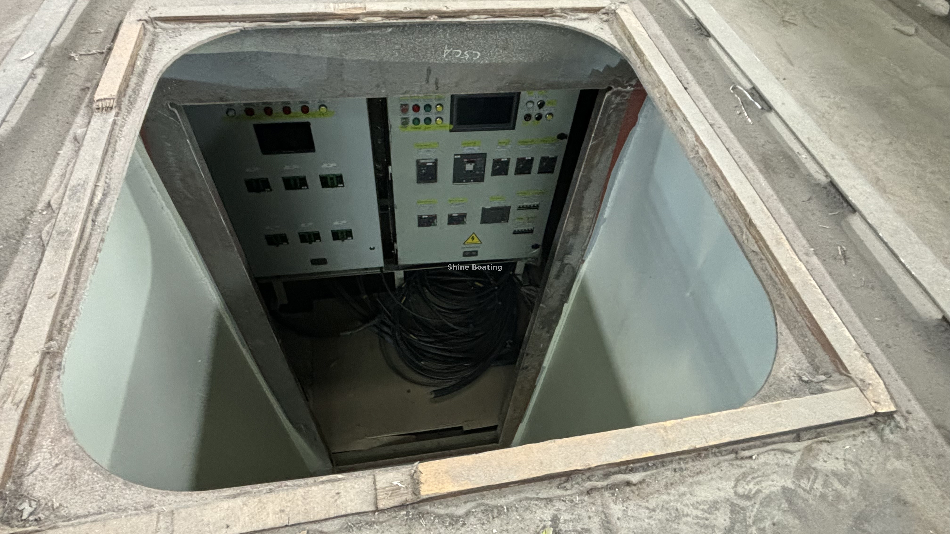 40-meter electric boat main deck level, each compartment entrance (1)