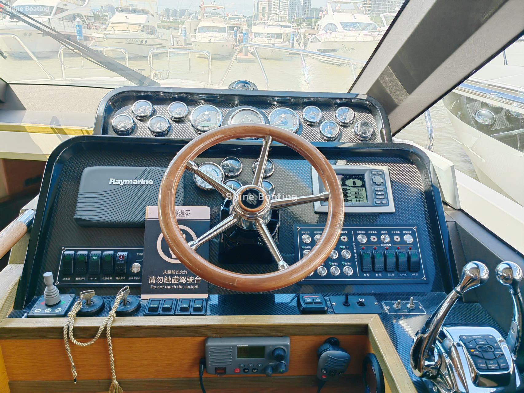 52ft luxury flybridge yacht (7)