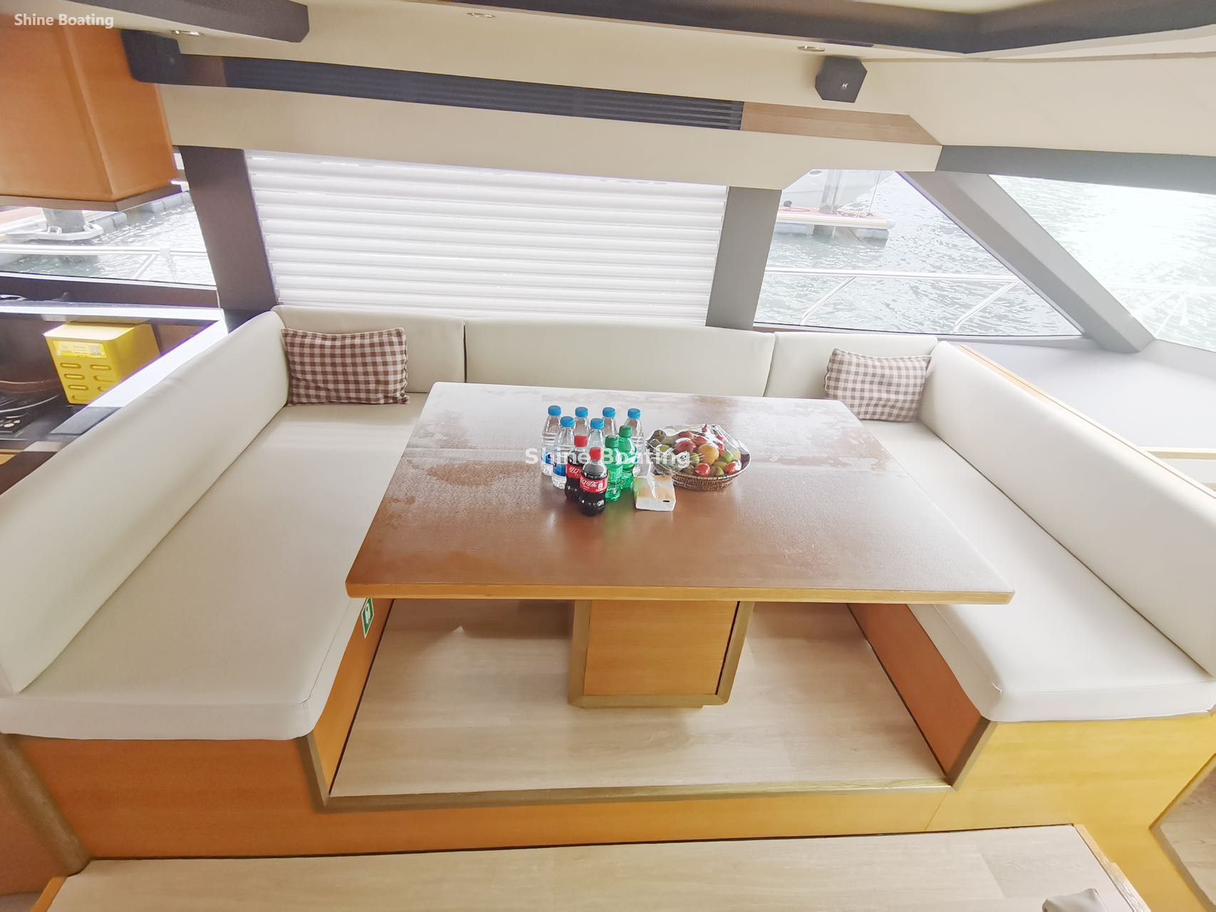 52ft luxury flybridge yacht (5)
