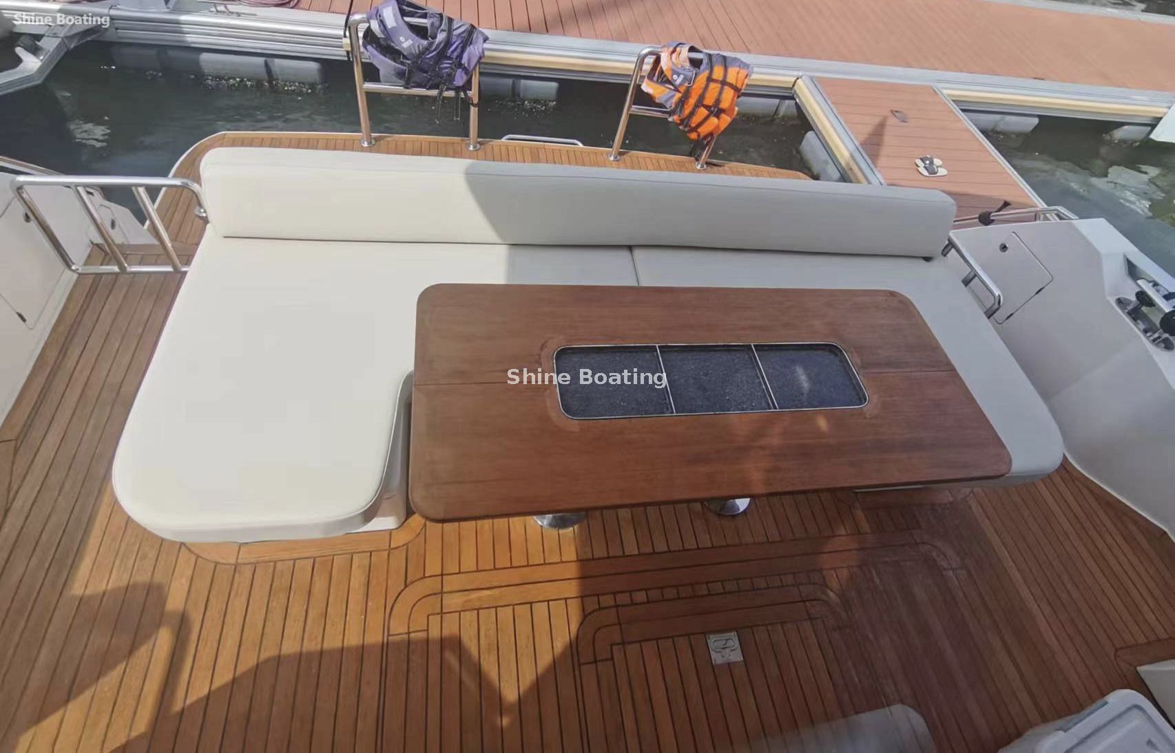 52ft luxury flybridge yacht (15)